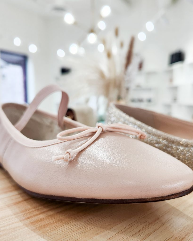 Ballet flats with strap and bow
